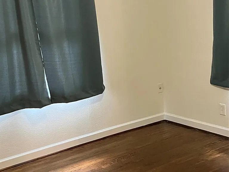 7717 Roswell St — Photo 12
