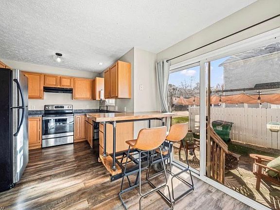 4th image of 942 Penn Pl #1