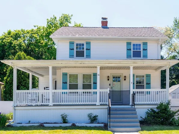 18 Healy Rd, Worcester, MA 01603