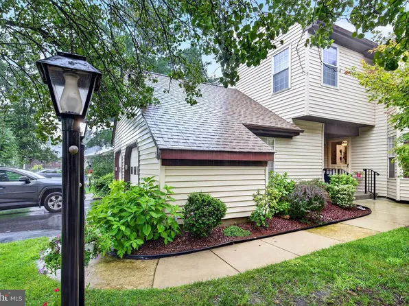 Hillsborough 5 Dr #B, Monroe Township, NJ 08831