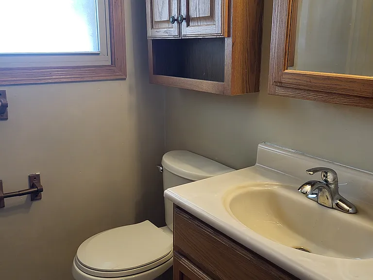 233 E Meade St — Photo 8