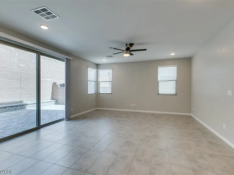 520 Founders Creek Ave — Photo 7