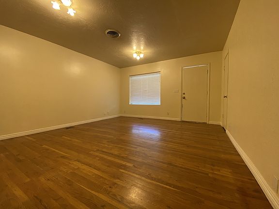 3rd image of 319 E Kensington Ave