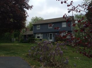 1354 Gilbert Stuart Rd, Saunderstown, RI 02874