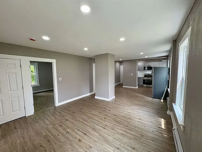 37 Green Hill Pkwy #1 — Photo 1