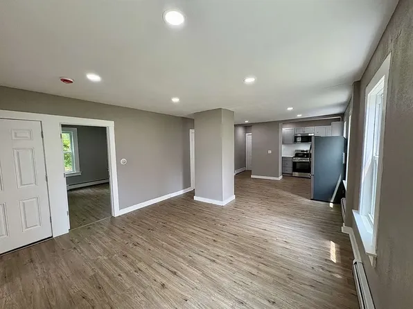 37 Green Hill Pkwy #1, Worcester, MA 01605