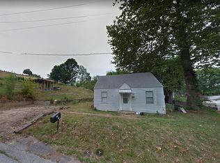 327 N East St, Louisiana, MO 63353
