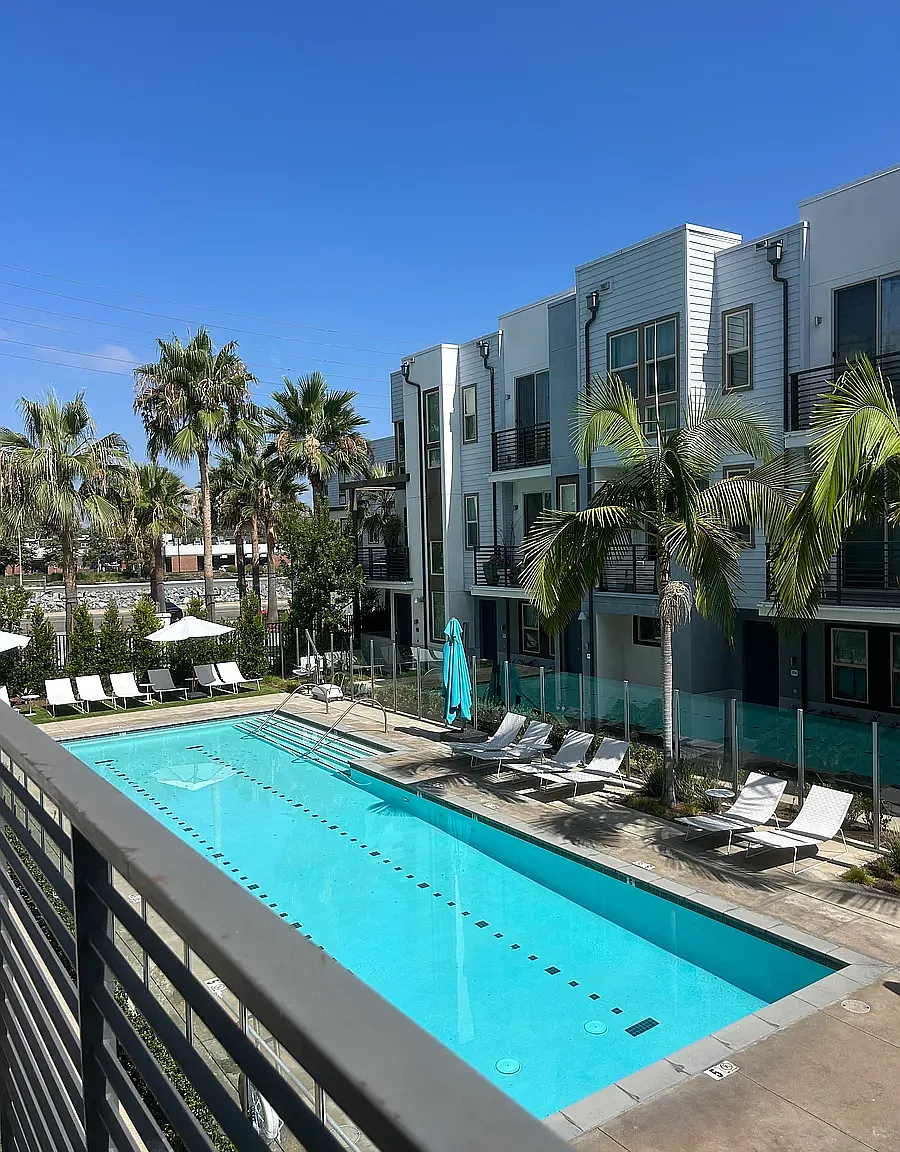3 bed, 2100 sqft, $1,800 — Photo 3