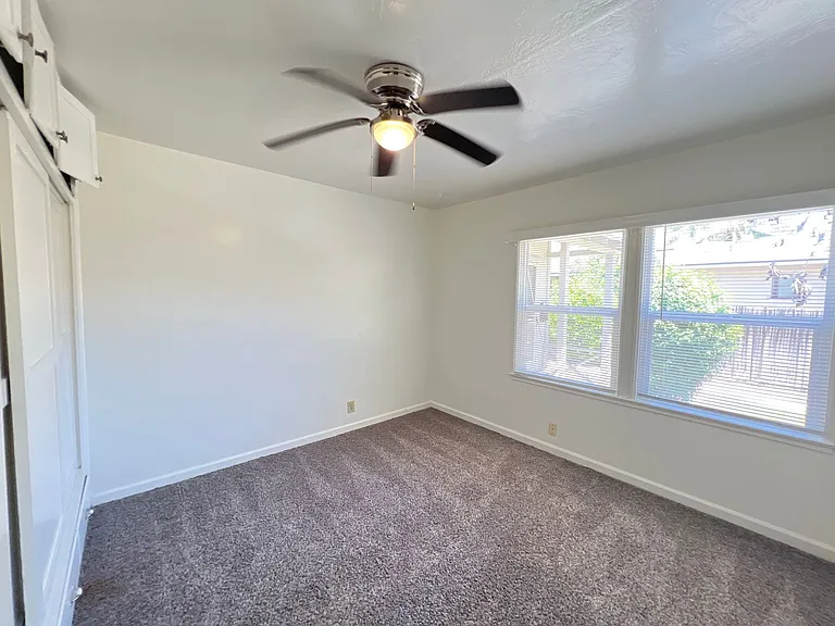 2912-2914-2916 Sunset Ave — Photo 16