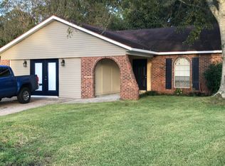 4920 Forestwood Dr, Gautier, MS 39553