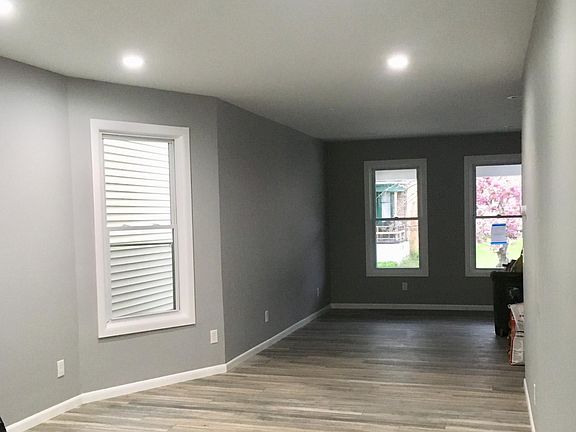 4th image of 170 Winslow Ave