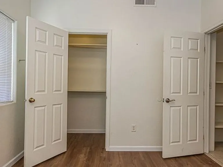 610 E Waverly St #1 & 2 — Photo 15