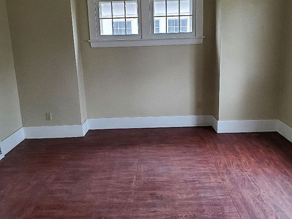 4th image of 1175 W 8th St