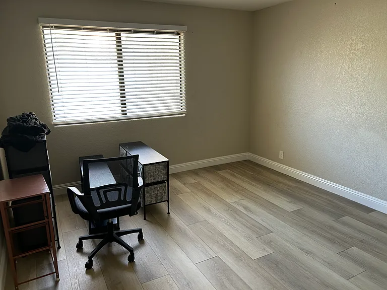 5048 S Rainbow Blvd #205 — Photo 12