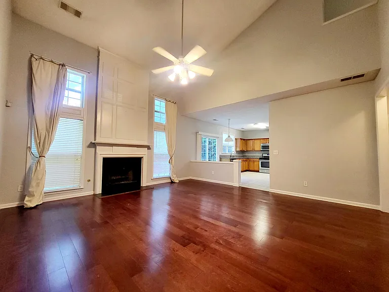 3209 Davenport Park Ln — Photo 8