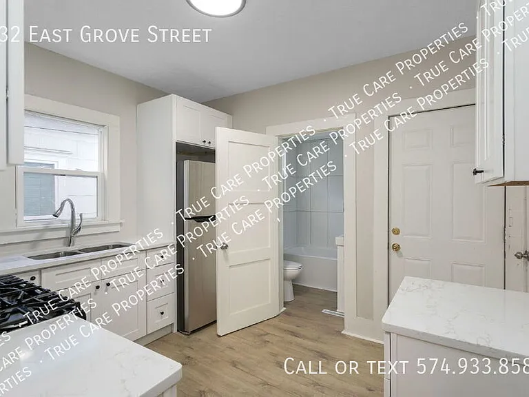 232 E Grove St — Photo 13