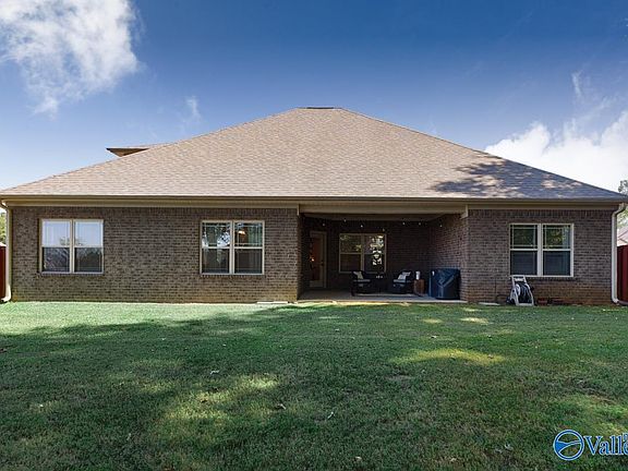 5th image of 149 Carlton Cash Dr