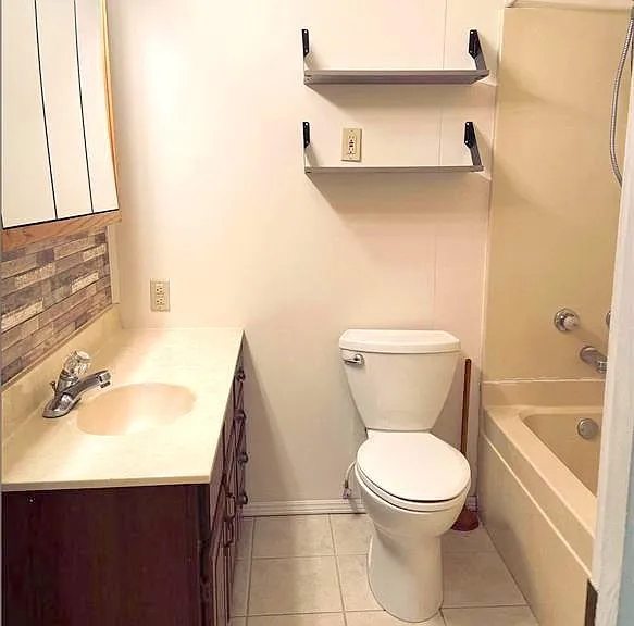 308 Amhurst Dr — Photo 10