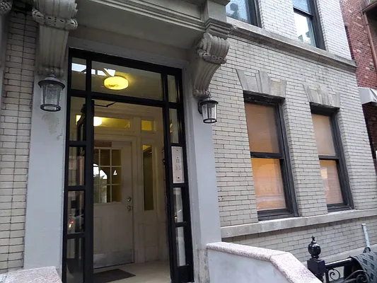 Rented by Vassiliou Group | media 15