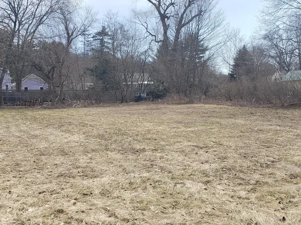 Simonds Rd, Williamstown, MA 01267