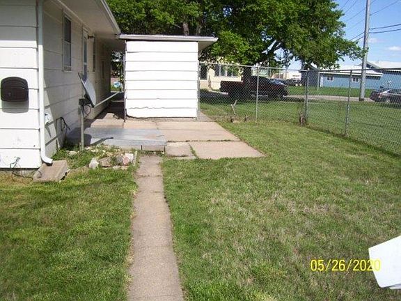 3rd image of 728 S Vine St