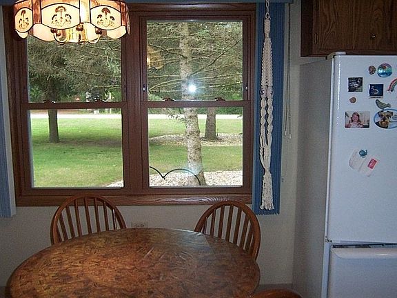 5th image of N5058 Fox River Ln
