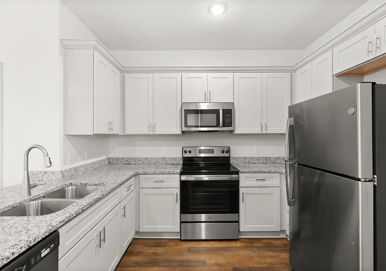 Well-Maintained 3-Bedroom Home Ideal for Students & Professionals! — Photo 3