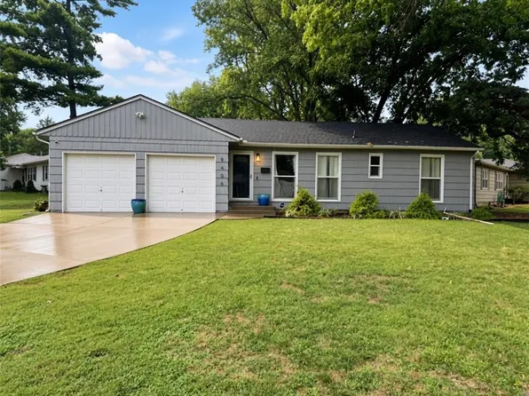9406 Gillette St, Lenexa, KS 66215