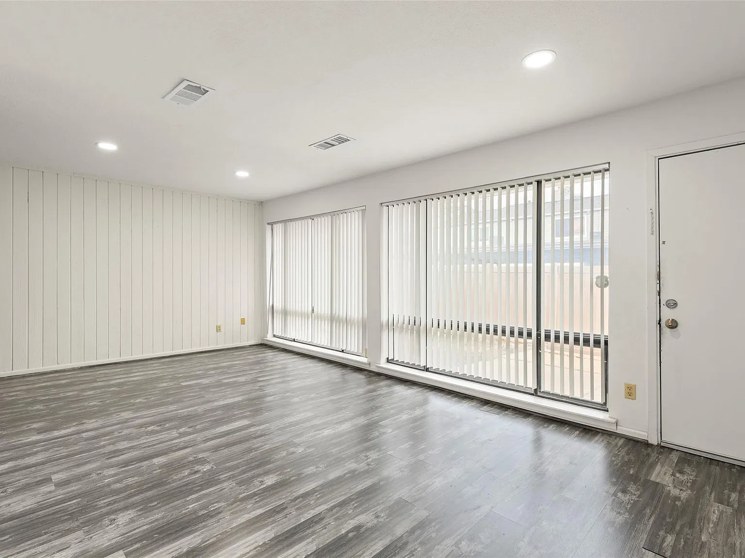 3 bed, 2.5 bath, 1370 sqft, $1,550 — Photo 4