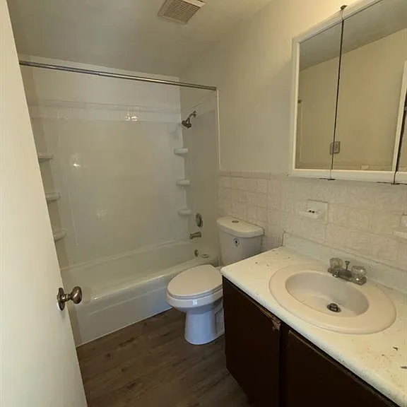 336 Grove St — Photo 6