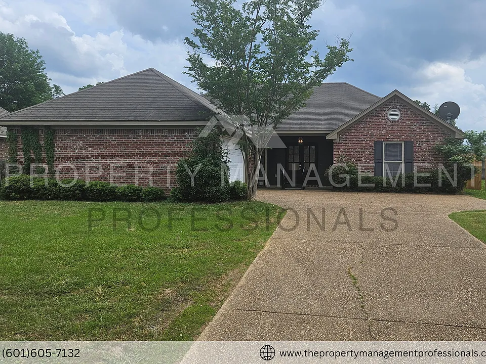 121 Cherry Laurel Cir