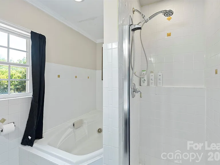 703 S Summit Ave #2 — Photo 28