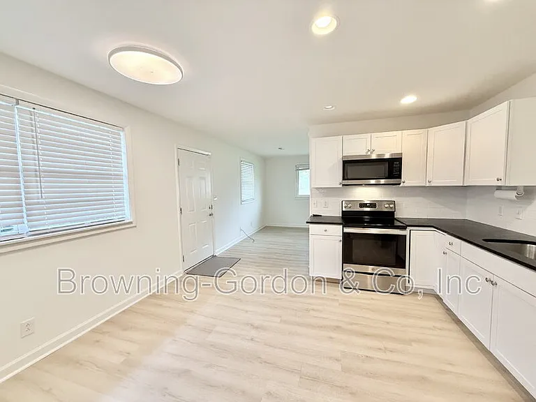 1017 14th Ave S — Photo 6