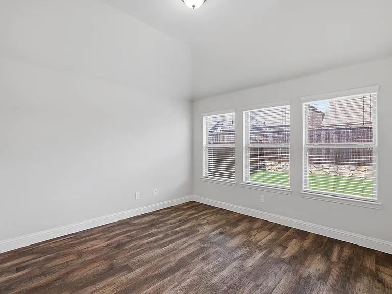 3523 Charleston Dr — Photo 17