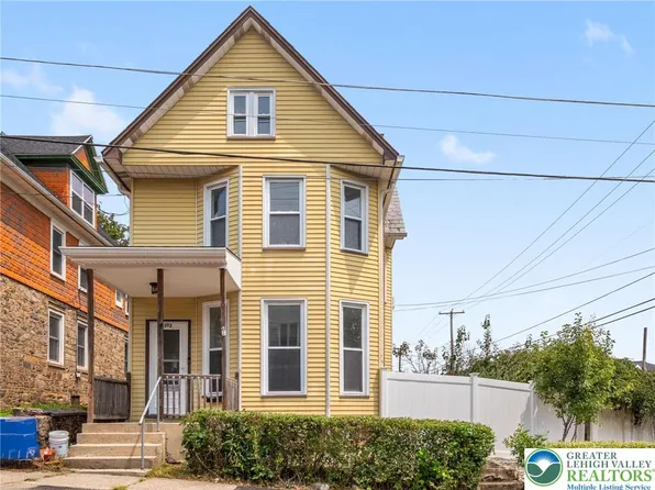 302 N Heller Ave, Pen Argyl, PA 18072