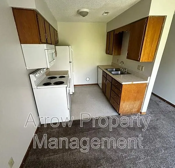 1304 S Jackson St — Photo 4
