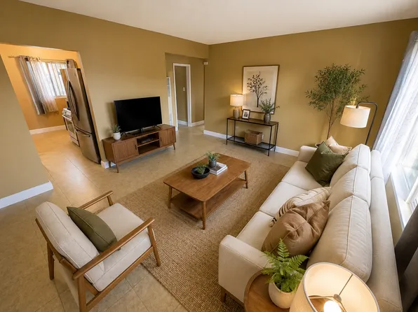 8735 Lyndora St #3, Downey, CA 90242