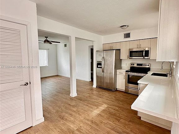 2nd image of 4204 SW 14th St