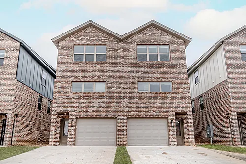 2655 One Sw Livingston Sq Photo 1