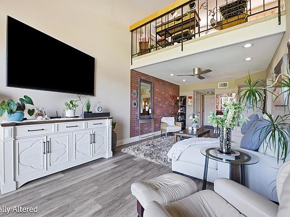 5th image of 2564 Navarra Dr Unit 213