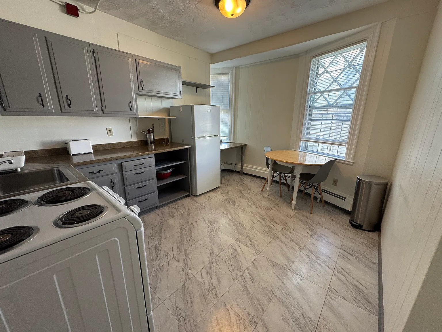 1 bed, 425 sqft, $1,950 — Photo 2