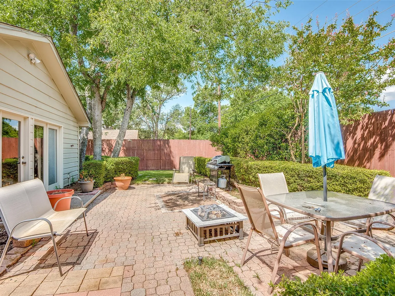 3 bed, 2369 sqft, $3,200 — Photo 4