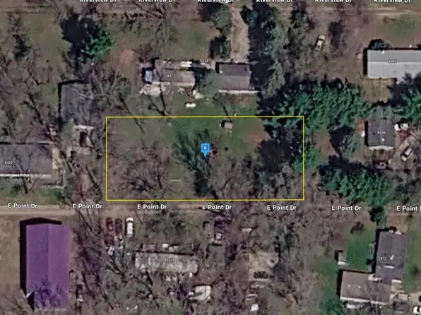 8435 E Point Dr, Lyons, MI 48851