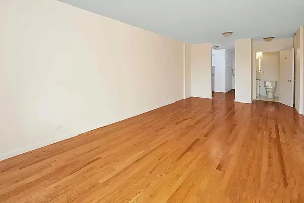 Rented by Lin Pan International Realty LLC | media 2