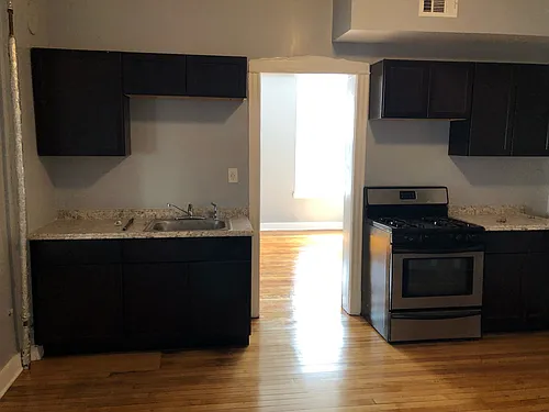 1714 W 46th St Photo 1