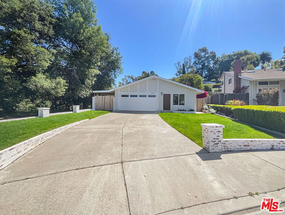 1st image of 22992 Via San Gabriel