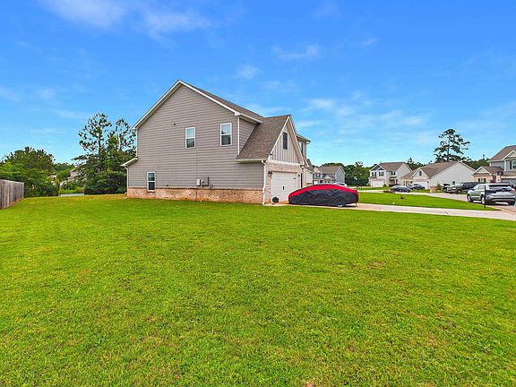 4th image of 3335 Bridgewood Dr