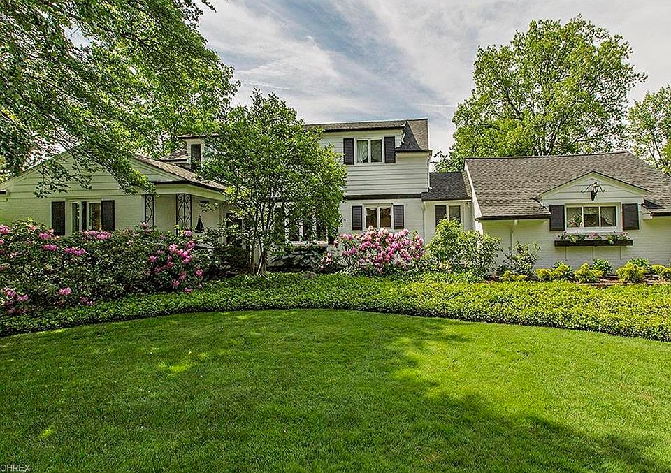 1st image of 22880 Canterbury Ln