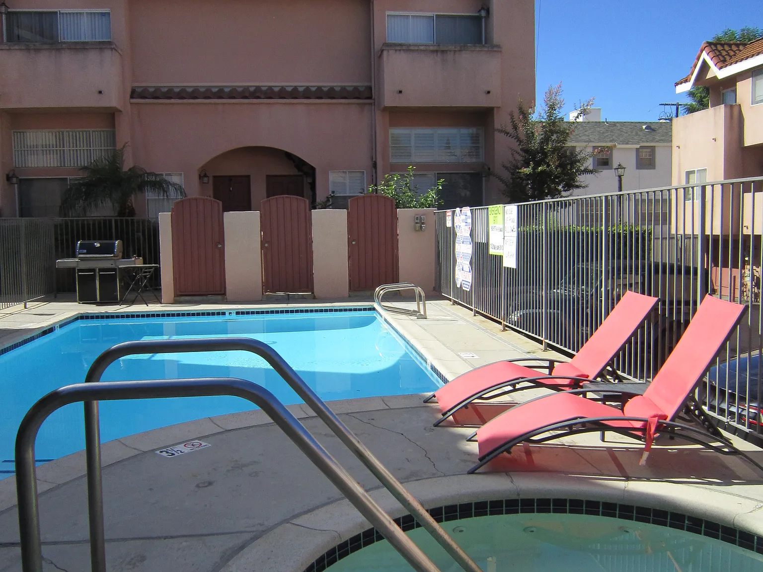 2 bed, 916 sqft, $2,850 — Photo 1