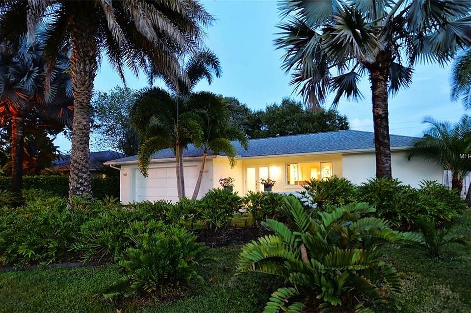 1st image of 105 Mimosa Dr